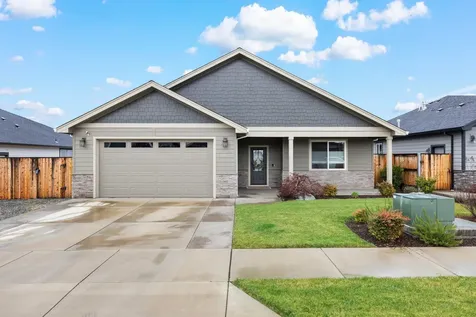 3267 Fallen Oak Drive Medford OR 97504