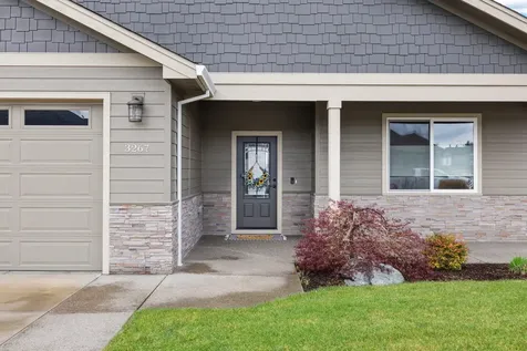 3267 Fallen Oak Drive Medford OR 97504
