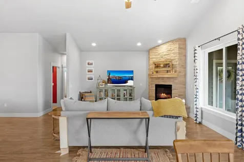 3267 Fallen Oak Drive Medford OR 97504