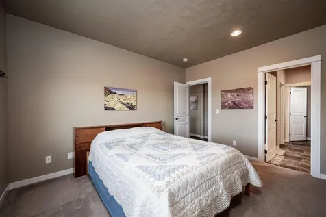 4511 SW Umatilla Avenue Redmond OR 97756