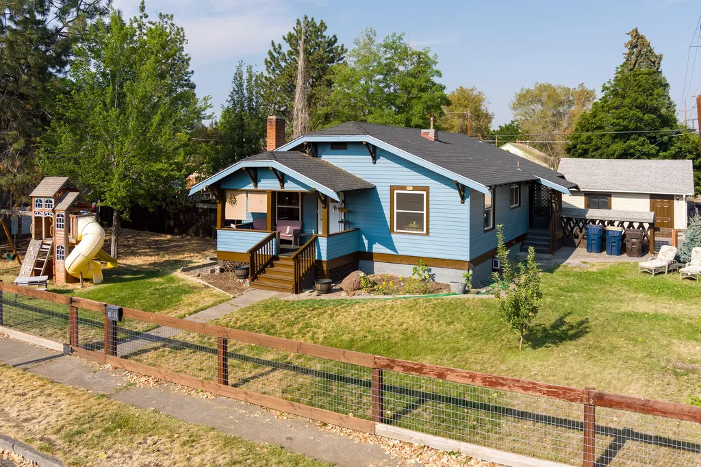 107 SW 10th Street Redmond OR 97756
