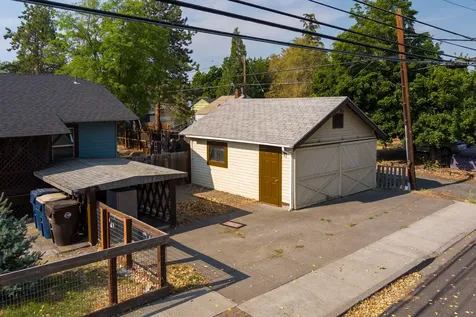 107 SW 10th Street Redmond OR 97756