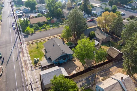 107 SW 10th Street Redmond OR 97756
