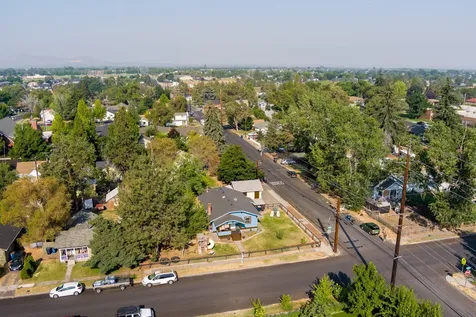 107 SW 10th Street Redmond OR 97756