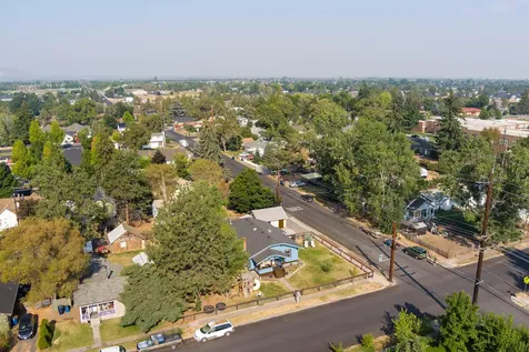 107 SW 10th Street Redmond OR 97756