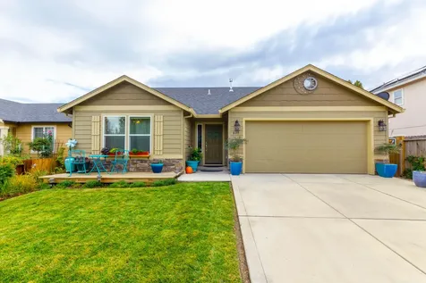 639 Woodlark Drive Medford OR 97501