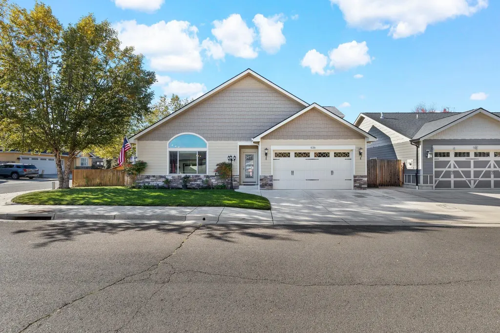 636 John Wayne Drive Central Point OR 97502