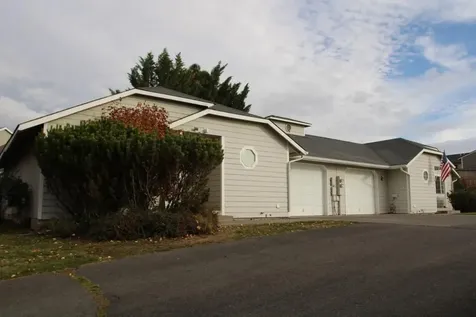 5548 5550 Glenridge Way Klamath Falls OR 97603