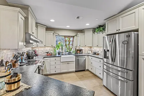 6811 SE Riverdance Road Prineville OR 97754