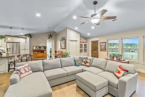 6811 SE Riverdance Road Prineville OR 97754