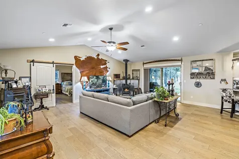 6811 SE Riverdance Road Prineville OR 97754