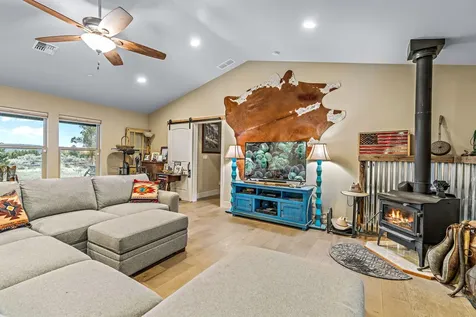 6811 SE Riverdance Road Prineville OR 97754