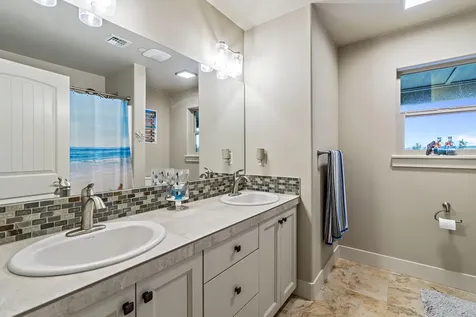 6811 SE Riverdance Road Prineville OR 97754
