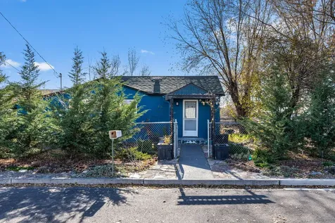 304 SE Deschutes Avenue Redmond OR 97756