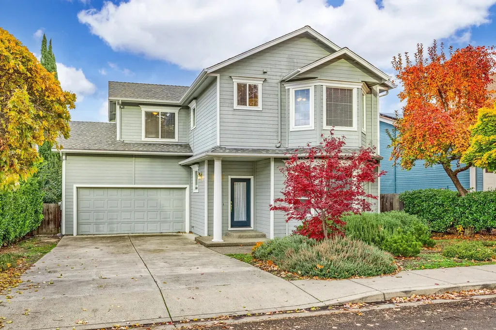2655 Takelma Way Ashland OR 97520