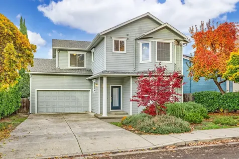 2655 Takelma Way Ashland OR 97520