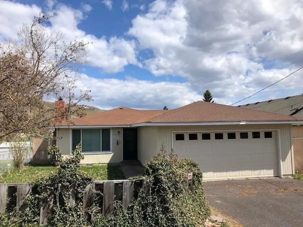 1929 Lexington Avenue Klamath Falls OR 97601