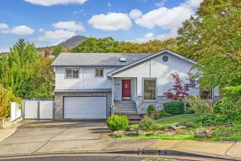 150 Shaniko Court Medford OR 97504