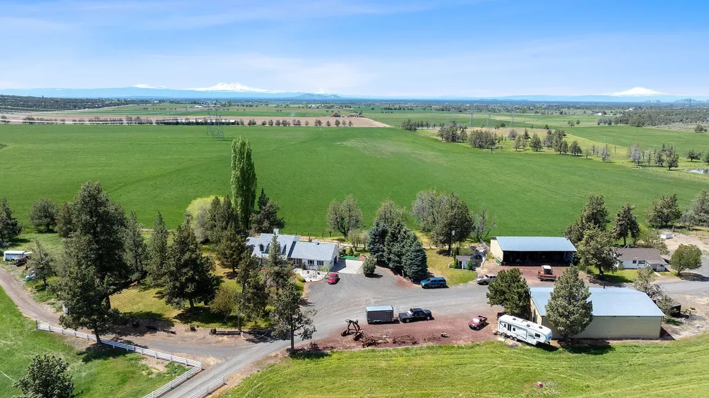 7305 SW Highway 126 Powell Butte OR 97753