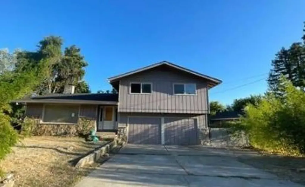 2250 Crestbrook Road Medford OR 97504