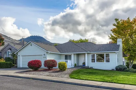 2930 Farmington Avenue Medford OR 97504