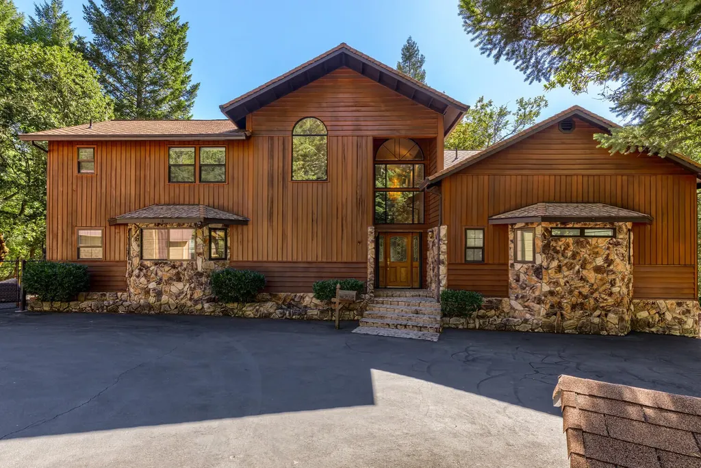 3033 Jumpoff Joe Creek Road Grants Pass OR 97526