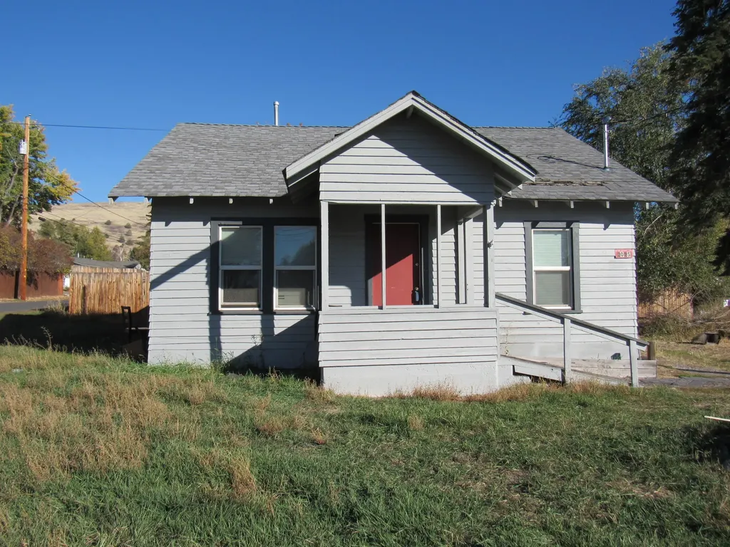 2025 Ogden Street Klamath Falls OR 97603