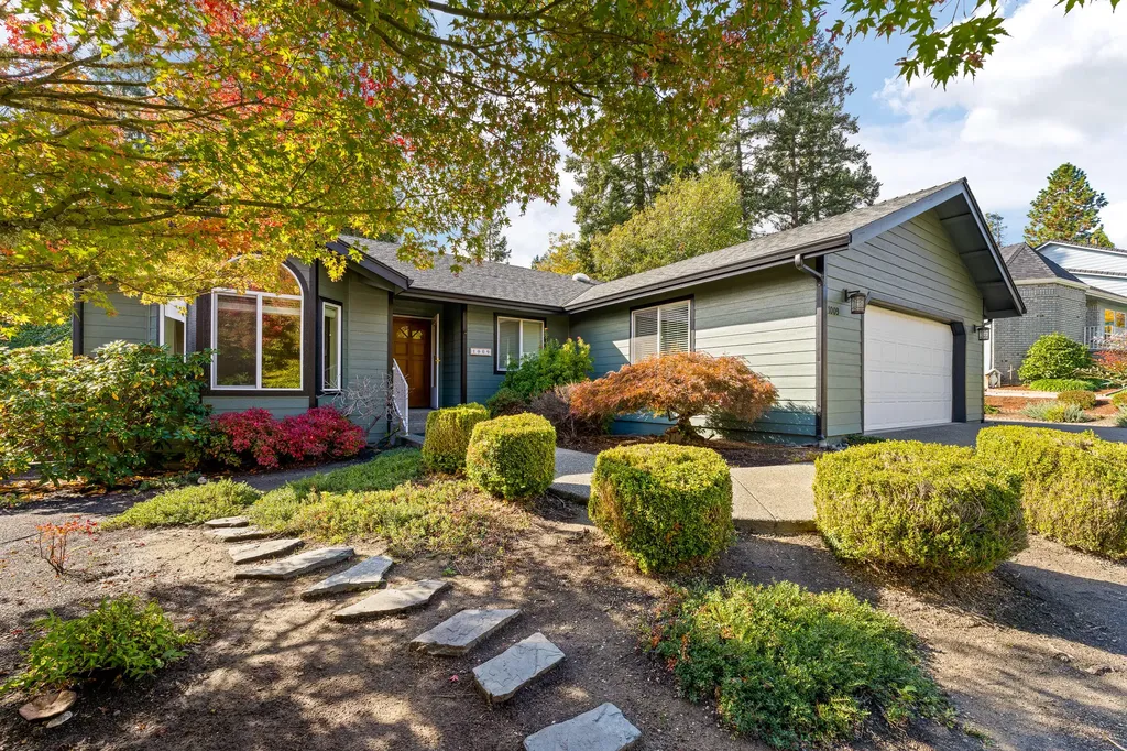 1009 NW Regent Drive Grants Pass OR 97526