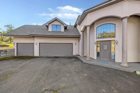 19000 Highway 62 Eagle Point OR 97524
