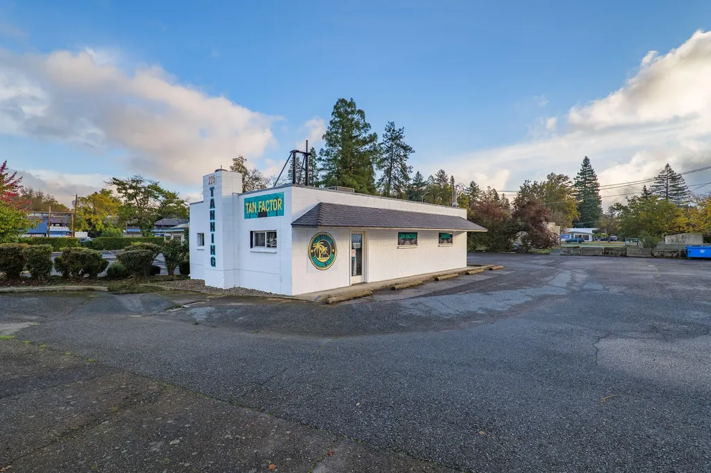 225 Rogue River Highway Grants Pass OR 97527