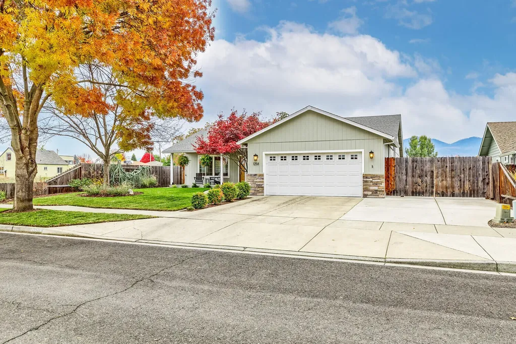 1258 Applegate Lane Medford OR 97501