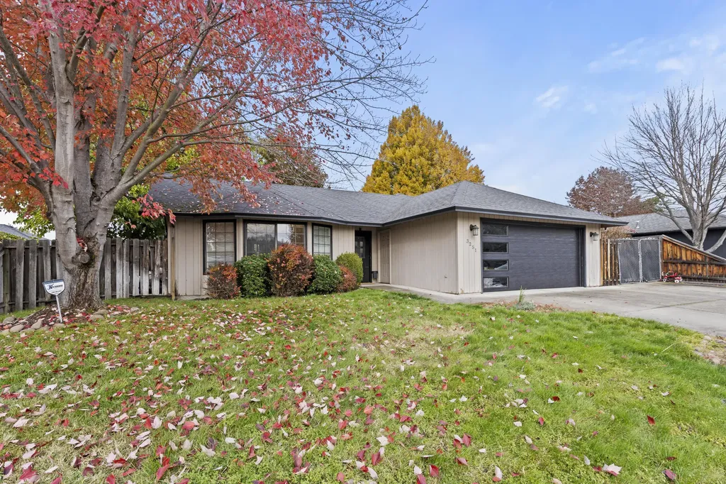 3251 Blackthorn Way Medford OR 97504