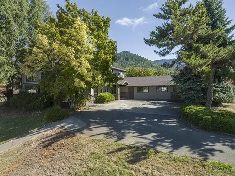 2794 Foothill Boulevard Grants Pass OR 97526