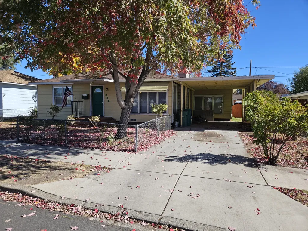 935 Alandale Street Klamath Falls OR 97603