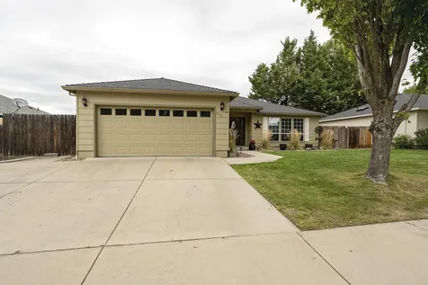 1651 Hollyhock Drive Medford OR 97504