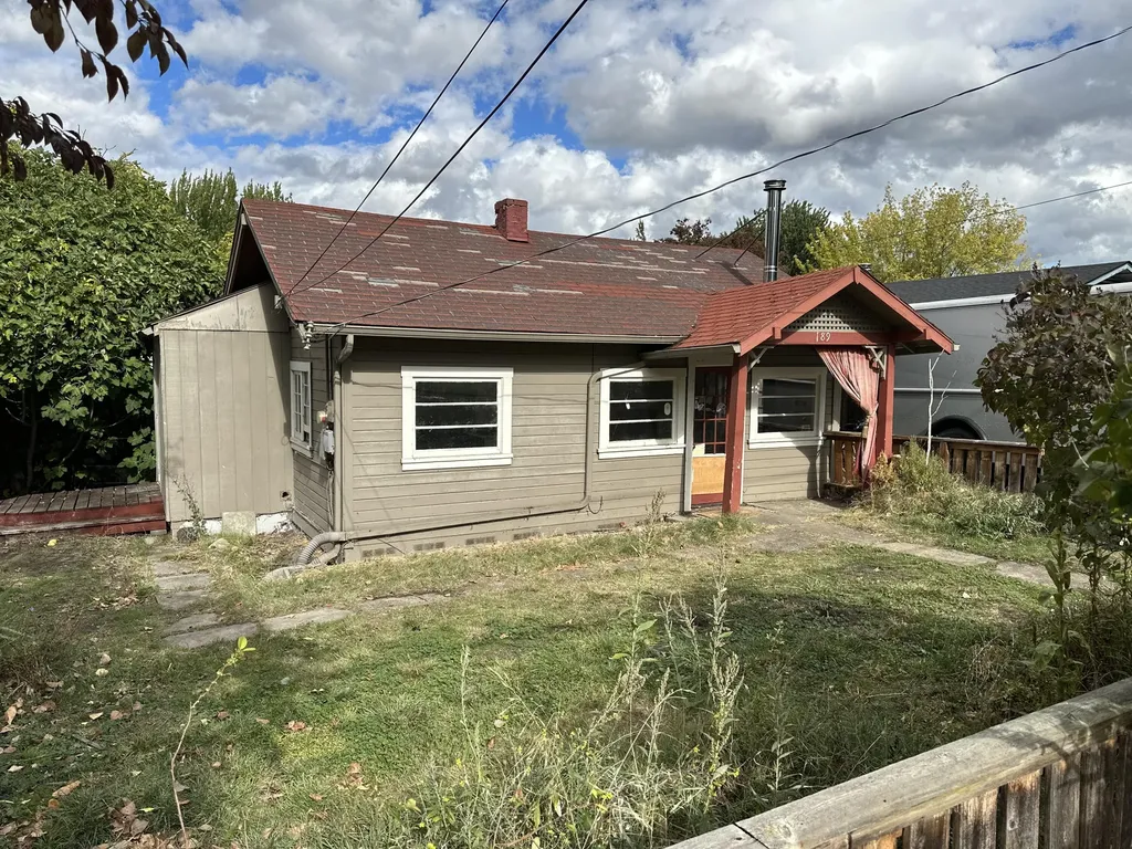 189 Ohio Street Ashland OR 97520