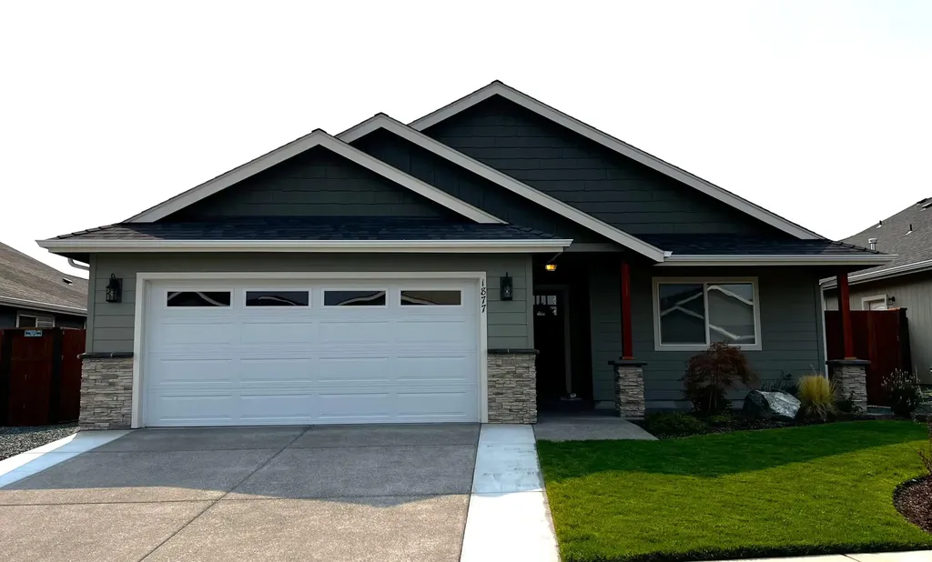 1877 SW Mistybrook Drive Grants Pass OR 97527