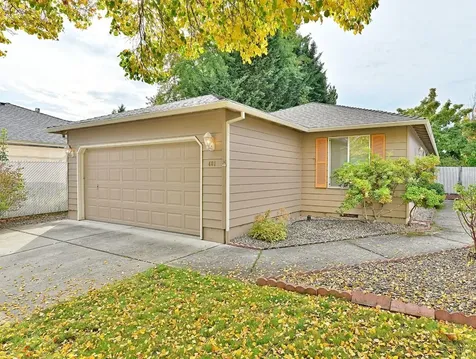 401 Canyon Way Eagle Point OR 97524