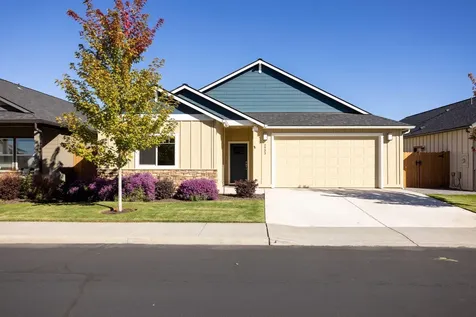 2933 NW Greenwood Court Redmond OR 97756