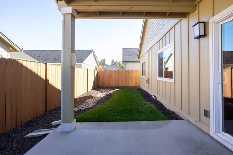 2933 NW Greenwood Court Redmond OR 97756