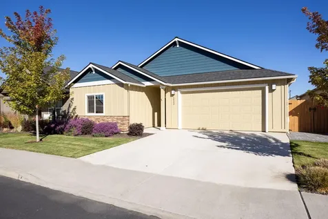 2933 NW Greenwood Court Redmond OR 97756