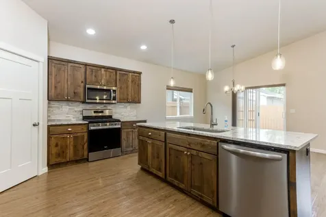 2933 NW Greenwood Court Redmond OR 97756