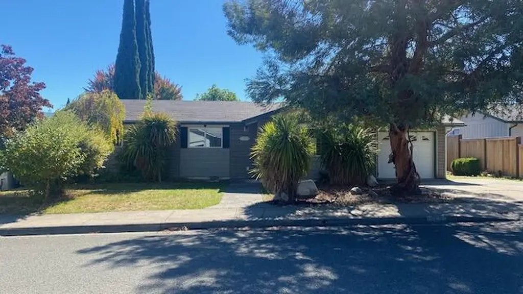 949 NW Morgan Lane Grants Pass OR 97526
