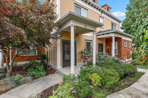 917 Plum Ridge Drive Ashland OR 97520