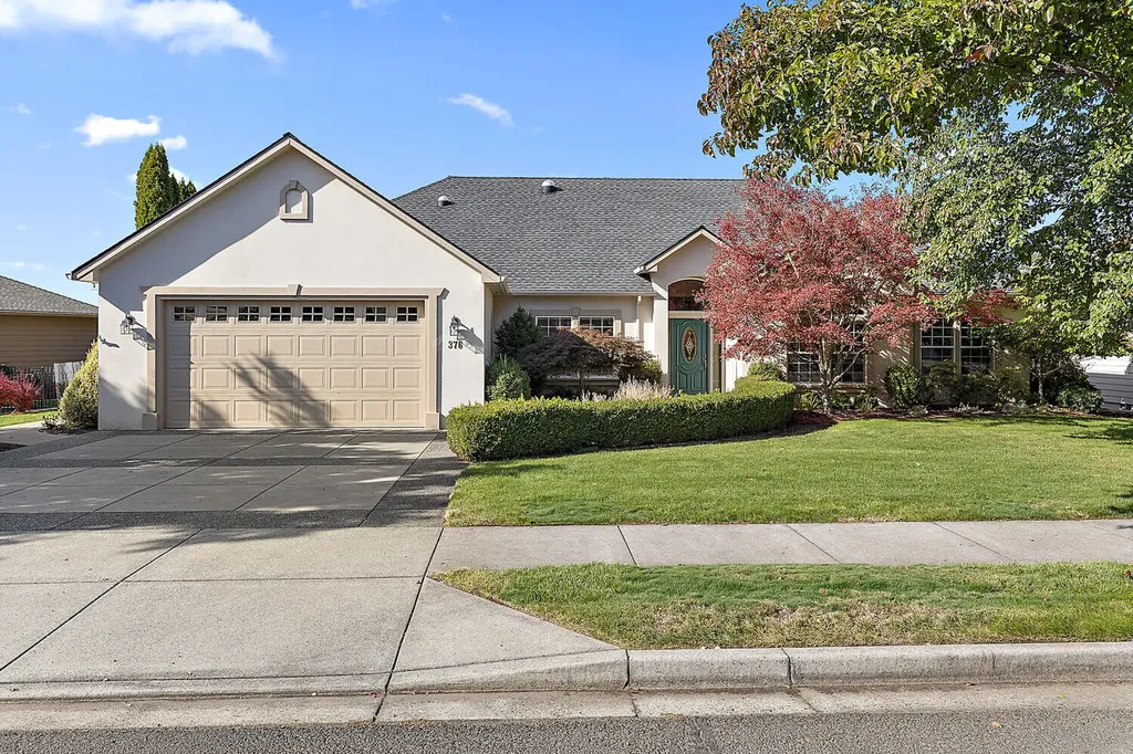 376 Robert Trent Jones Boulevard Eagle Point OR 97524