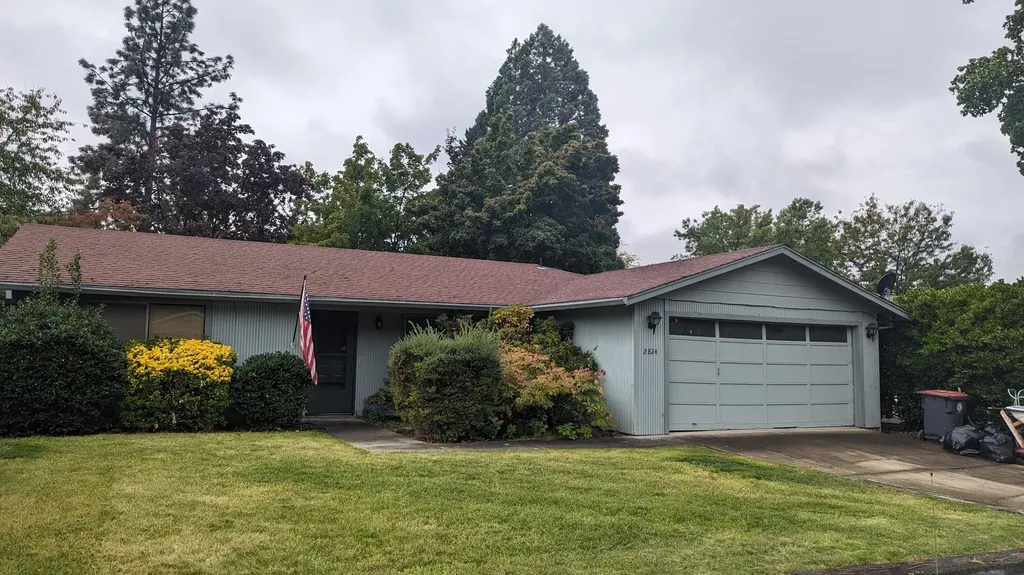 2824 La Mirada Drive Medford OR 97504