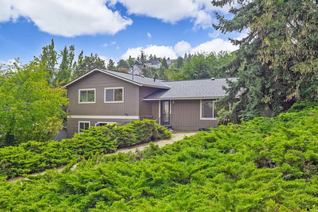 1161 Ashland Mine Road Ashland OR 97520