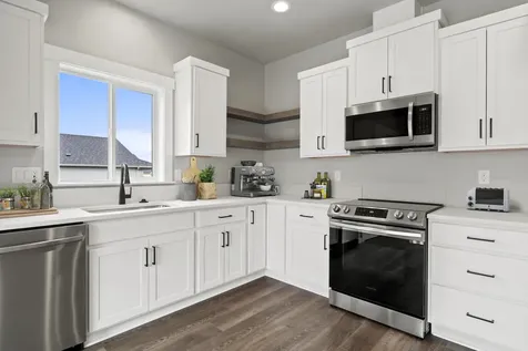 120 Oak Valley Drive Talent OR 97540
