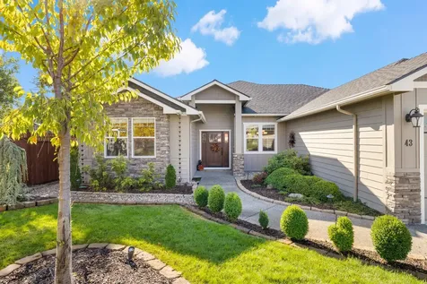43 Crestview Court Eagle Point OR 97524