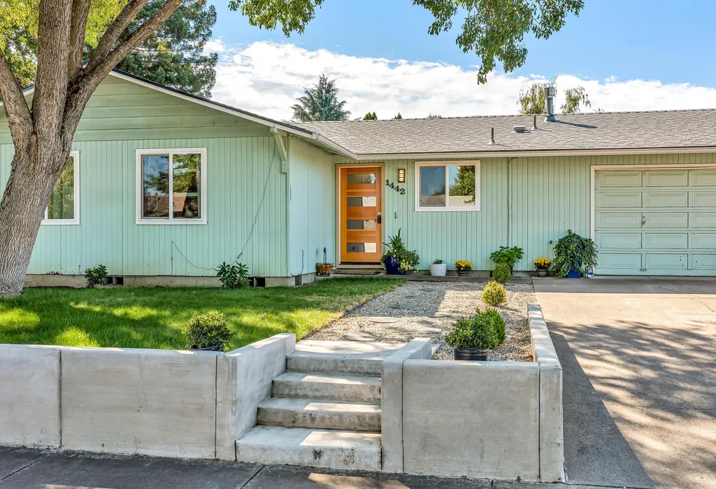 1442 La Mesa Street Medford OR 97504